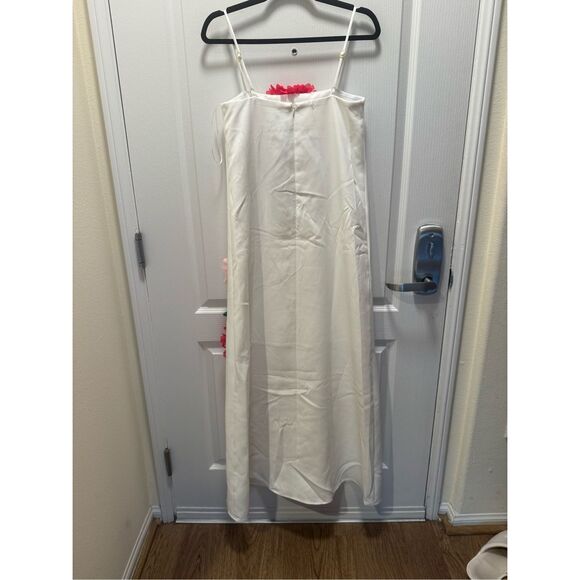 Elliatt White Floral Embellished Wedding Dresses - Picture 6 of 7